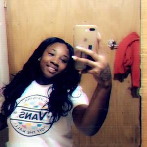 Meet your Posher, Monasha